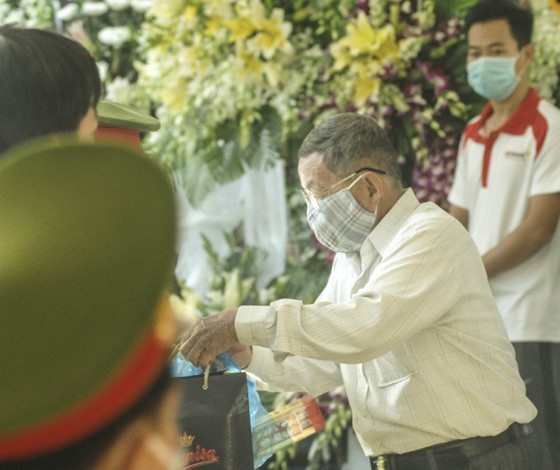 Party, State, HCMC leaders pay tribute to former Deputy Prime Minister  ảnh 6