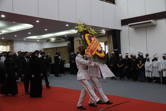 State funeral in Hanoi, Ben Tre for former Deputy PM Truong Vinh Trong starts  ảnh 4