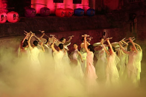 Hoi An’s history reappears in special art performance ảnh 5