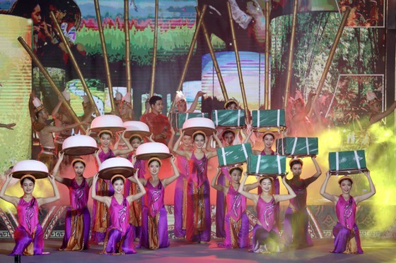 Vietnam Ethnic Groups’ Cultural Day 2021 opens ảnh 2