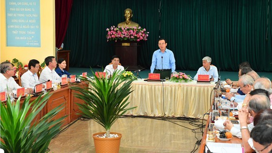 HCMC Party Chief makes realistic survey of Can Gio District ảnh 7