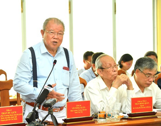 HCMC Party Chief makes realistic survey of Can Gio District ảnh 9