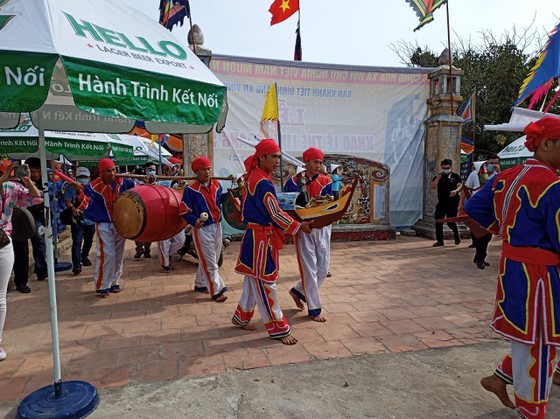 Ly Son island’s traditional boat race certified as national intangible cultural  ảnh 12