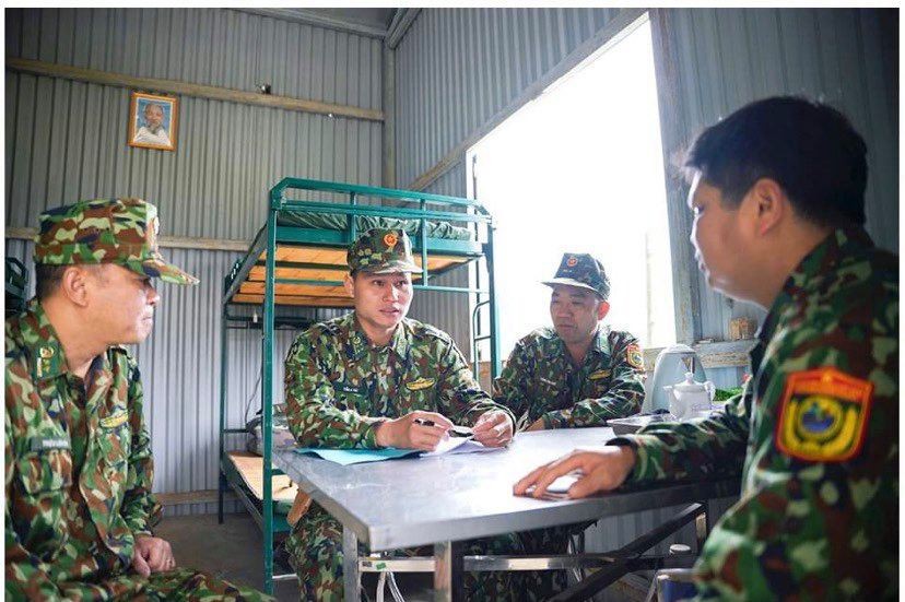 Day/night surveillance for controlling spread of Covid-19 at ground crossings ảnh 9