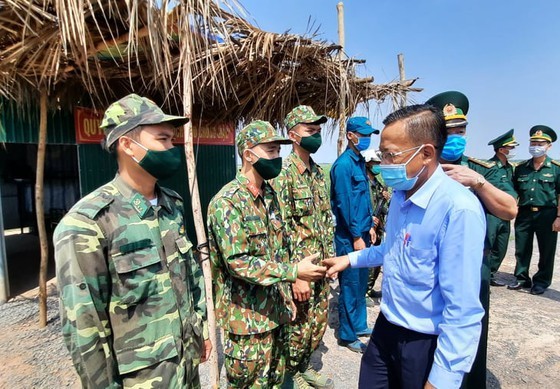 HCMC authorities visit border guards in Tay Ninh Province ảnh 1