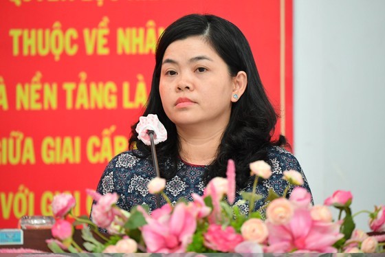 HCMC chairman, candidates for upcoming elections meet voters in District 1 ảnh 7
