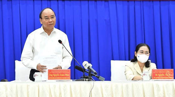 President Phuc calls for investors  into Cu Chi, Hoc Mon districts ảnh 4