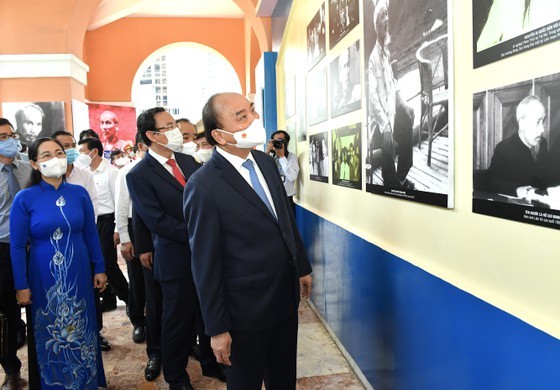 State President, HCMC’s leaders commemorate President Ho Chi Minh’s birthday ảnh 4