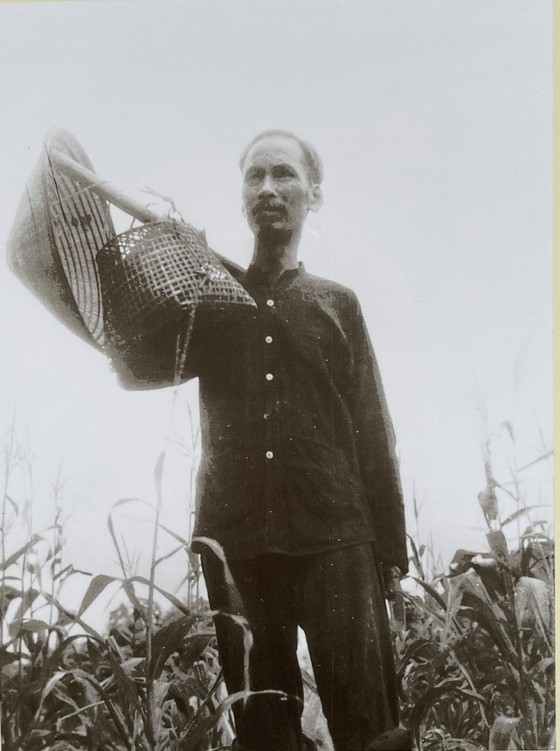 Valuable items on display to honour late President ảnh 4