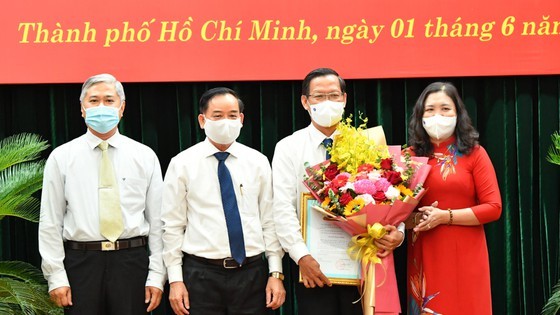 HCMC gets new Party Committee’s Standing Deputy Secretary ảnh 8