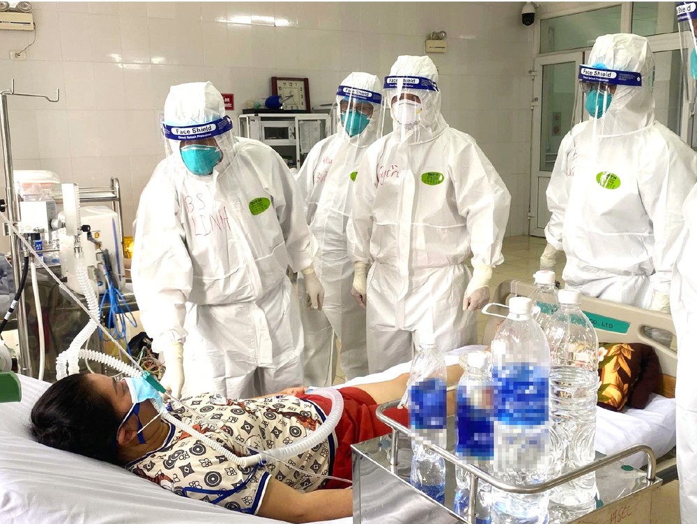 Silent sacrifice of frontline soldiers in the battle against covid-19 ảnh 7