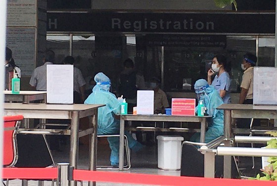 HCMC’s University Hospital of Medicine and Pharmacy stops receiving patients ảnh 3