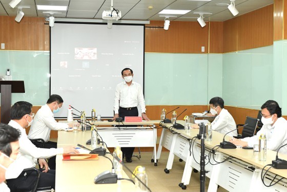 HCMC leaders visit pandemic prevention units ảnh 3