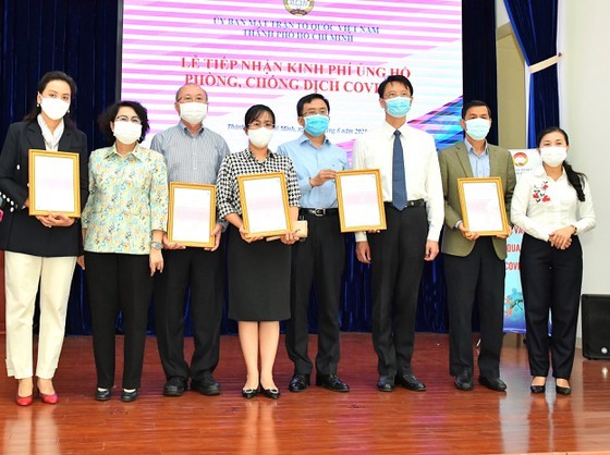 Power of joining hands ảnh 2