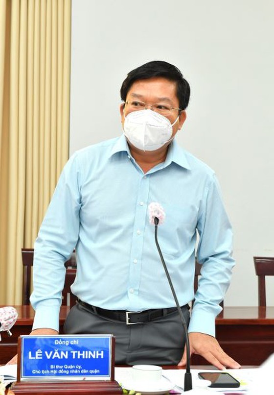 HCMC Party Chief inspects Covid-19 preventive practices in Binh Tan District ảnh 4