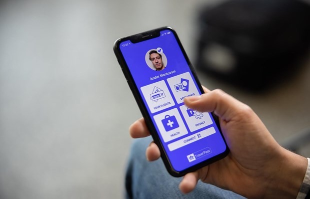 Vietnam Airlines pilots digital health passport ảnh 2