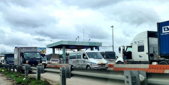 Covid-19 test validity for goods trucks’ drivers required to extend ảnh 1