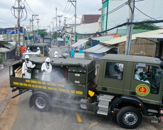 HCMC launches 7-day citywide sanitization ảnh 23