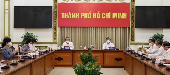 HCMC reviews its implementation of 15-day citywide social distancing order ảnh 1