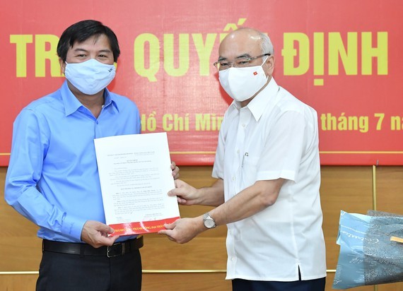 Mr. Tang Huu Phong appointed to Editor-in-chief of SGGP Newspaper ảnh 1