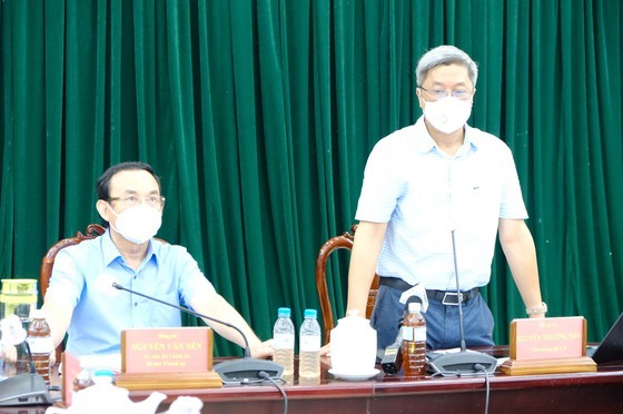 HCMC Party Chief visits Covid-19 patients in field hospital ảnh 8