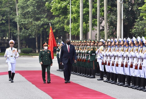 US Secretary of Defense pays official visit to Vietnam ảnh 2