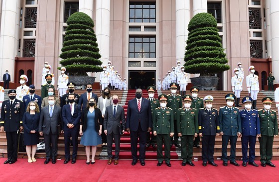 US Secretary of Defense pays official visit to Vietnam ảnh 3