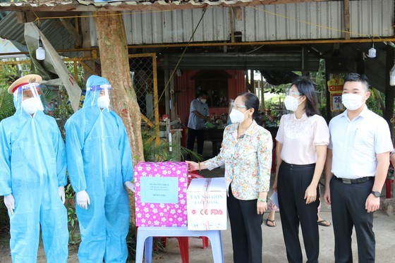 HCMC’s leaders praises local community- based monitoring model amidst pandemic ảnh 8