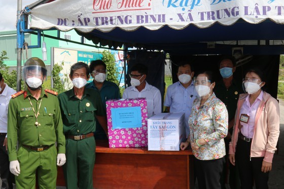 HCMC’s leaders praises local community- based monitoring model amidst pandemic ảnh 11