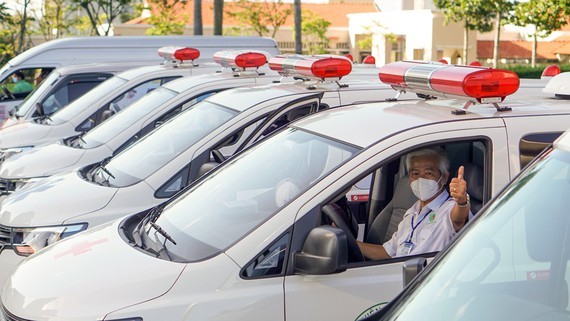 Thu Duc City launches ambulance service for Covid-19 patients ảnh 1