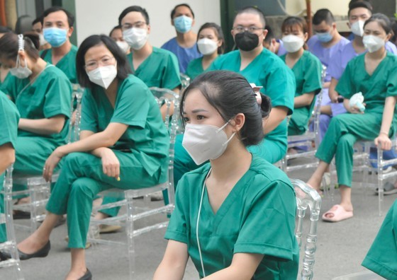 HCMC Covid-19 Intensive Care Centers come into operation ảnh 5