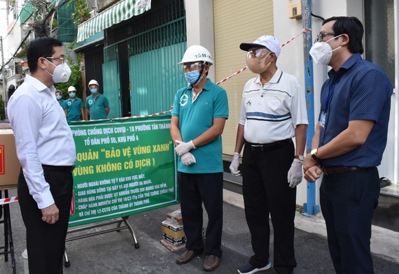 HCMC pays attention to treatment to reduce mortality in Covid-19 patients ảnh 1