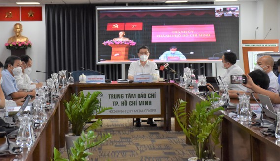 HCMC takes advantage of every opportunity to purchase more vaccines ảnh 1