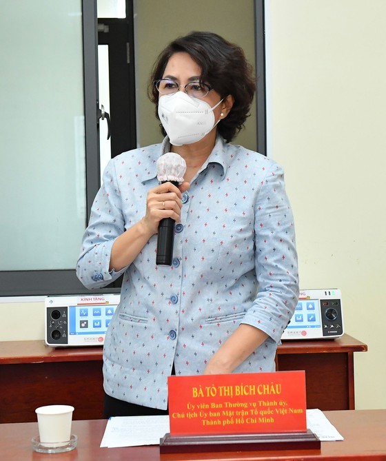 Businesses donate 100 ventilators, medical equipment to HCMC to battle Covid-19 ảnh 5