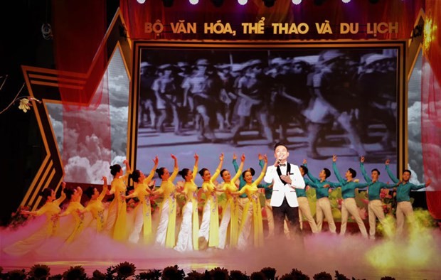 Art programme to mark August Revolution, National Day ảnh 1