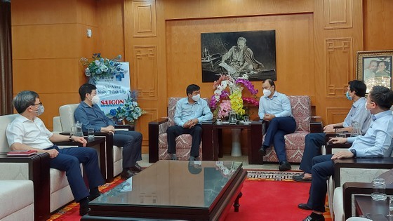 It’s time for SGGP to promote the newspaper's role: Central propaganda leader ảnh 1