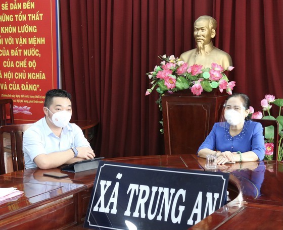 Unity, solidarity among people are keys to fighting Covid-19: HCMC leader ảnh 1