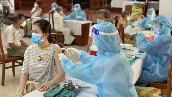 People strictly comply with rules in first 7 days of stricter social distancing  ảnh 2