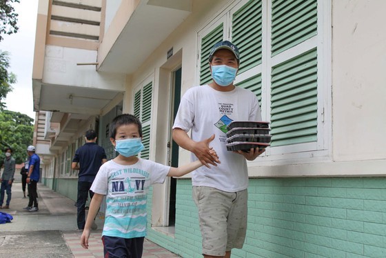 Mobilizing community implemented skillfully with a sincere attitude ảnh 6