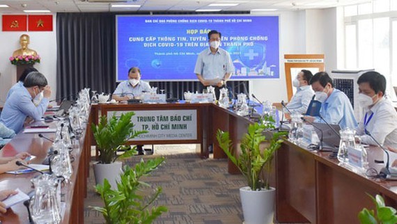 HCMC to extend travel pass in case of continuing social distancing ảnh 2