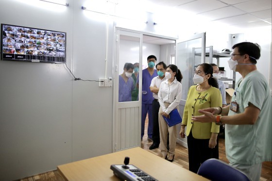 HCMC’s leaders extend gratitude to frontline healthcare workers  ảnh 18