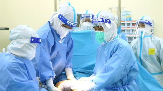 Private healthcare facilities need city’s support in Covid-19 treatment ảnh 1