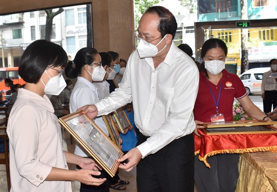 HCMC praises religious volunteers’ contribution to fighting against pandemic ảnh 2