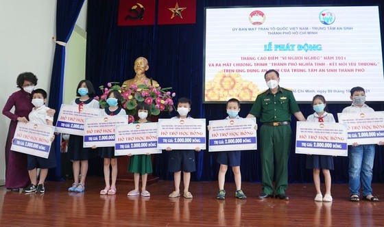 HCMC launches “City with sentimental attachment - Love connection” program ảnh 7