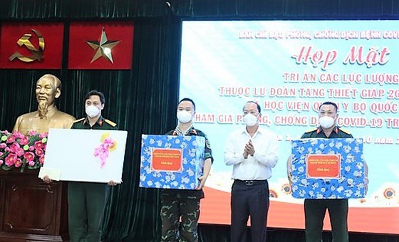 HCMC’s District 1 lauds soldiers in frontline of Covid-19 fight ảnh 2