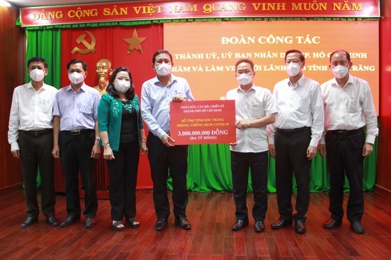 HCMC offers Covid-19 assistance to Soc Trang Province ảnh 5