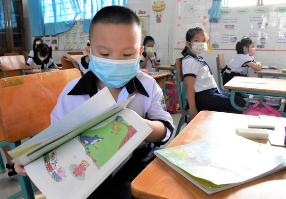 First two schools in HCMC reopen after Covid-19 lockdown ends ảnh 5