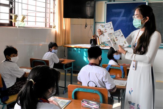 First two schools in HCMC reopen after Covid-19 lockdown ends ảnh 7