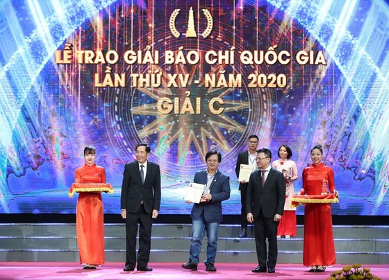 Media needs to avoid negative effects: State President ảnh 4