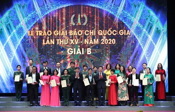 Media needs to avoid negative effects: State President ảnh 5